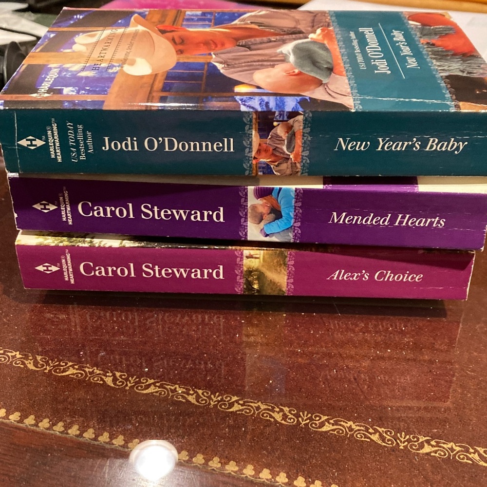 Harlequin heartwarming larger print books-new